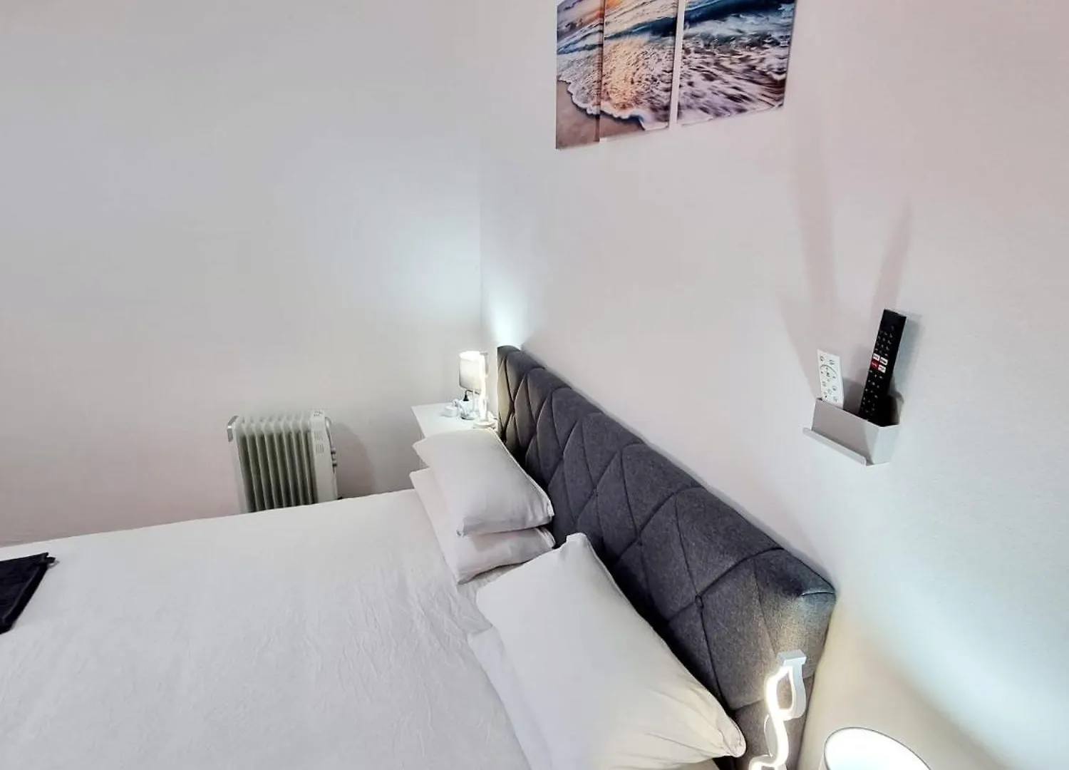 Kwatera prywatna Large Modern Double Room La Línea de la Concepción